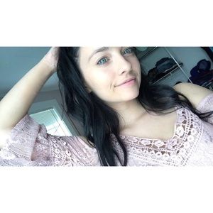 Meet your Posher, Desiree